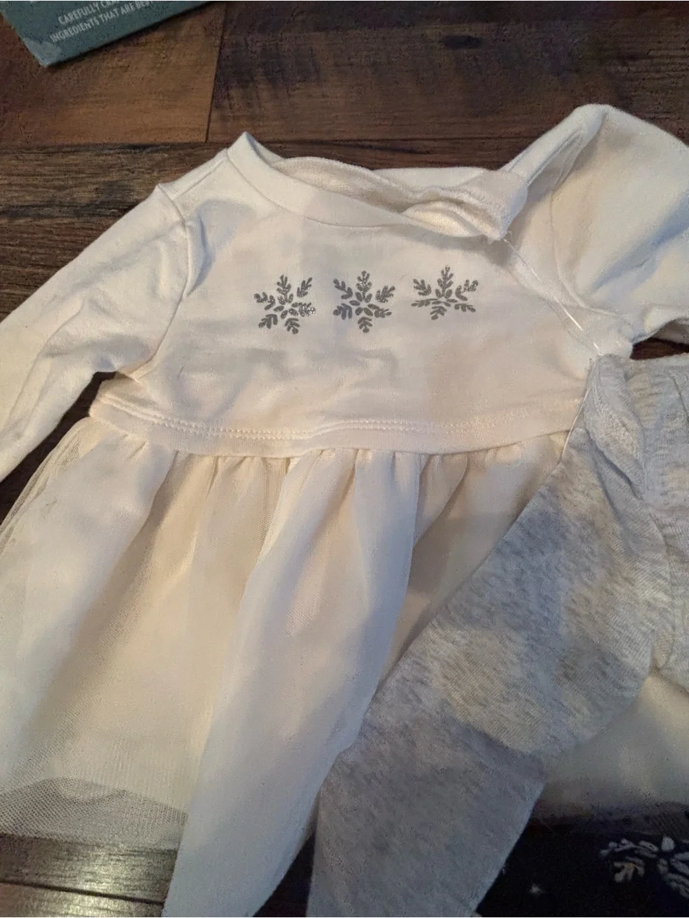 Carters 3-piece matching set 9 months-NWT (shirt, bodysuit, pants)